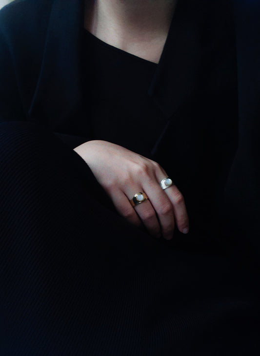 GEM 01 – White Shell Ring