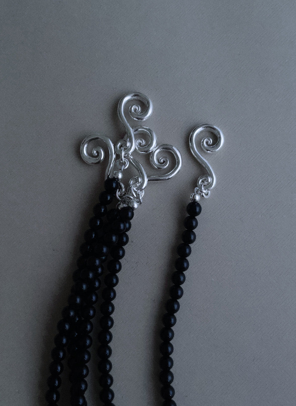 Spiral  –  Black Onyx Choker Necklace