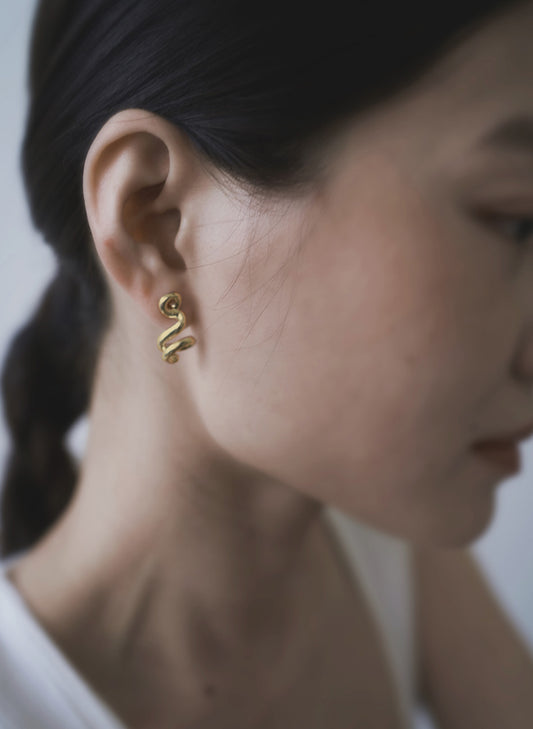 Dynamic Spiral - Gold Vermeil Earring